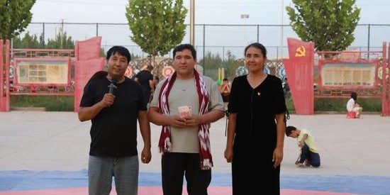 云开体育-摔跤比赛：丰富群众生活 助推乡村文化振兴