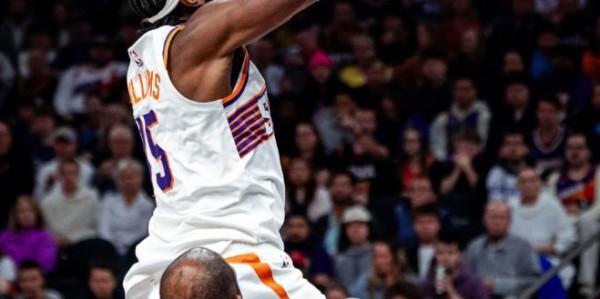 云开体育-落选秀20+6+4+2追梦躺赢，狄龙空砍24分，勇士逆转太阳创NBA纪录