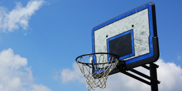 秀恩爱！杨瀚森疑似与绯闻女友同游新疆 男友视角拍照+评论区发言