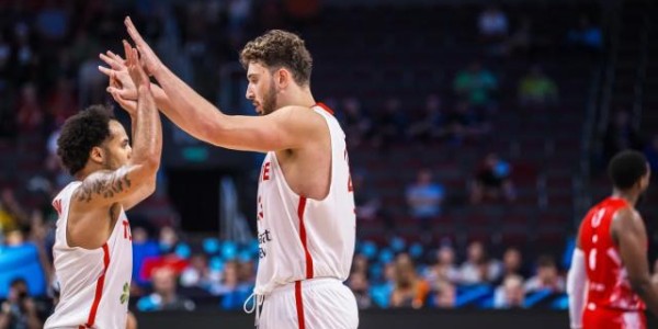 云开体育-最年轻三双先生！申京创纪录挺进四强：7胜0负冲冠