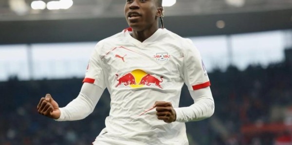 开云体育-利物浦大动作！瞄准德甲双星接班萨拉赫，领跑6500万中场争夺战