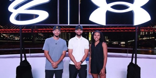 开云体育-库里社媒晒出一大波中国行图片&amp;amp;视频：这里的能量不可思议