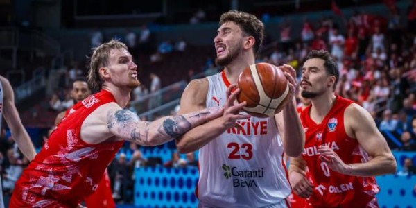 云开体育-最年轻三双先生！申京创纪录挺进四强：7胜0负冲冠