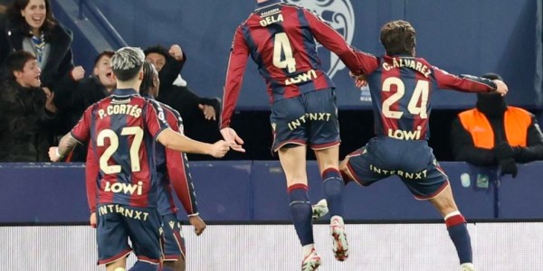 云开体育官网-6-2逆转！1-0绝杀！激情一夜，国米翻盘，巴黎登顶，莱万特绝杀