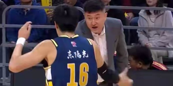 杜锋帅位拉响警报？广东生死战前，老板划出最后底线！|广东男篮|附加赛|陈海涛|比赛|篮板_新浪体育_新浪新闻