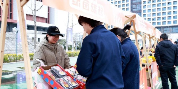 云开体育-合肥城市足球联赛肥东主场首战激情开赛|肥东队|巢湖|体育场|比赛|球员_新浪体育_新浪新闻