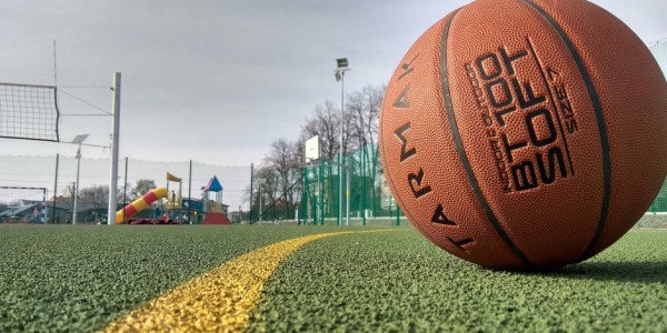 秀恩爱！杨瀚森疑似与绯闻女友同游新疆 男友视角拍照+评论区发言